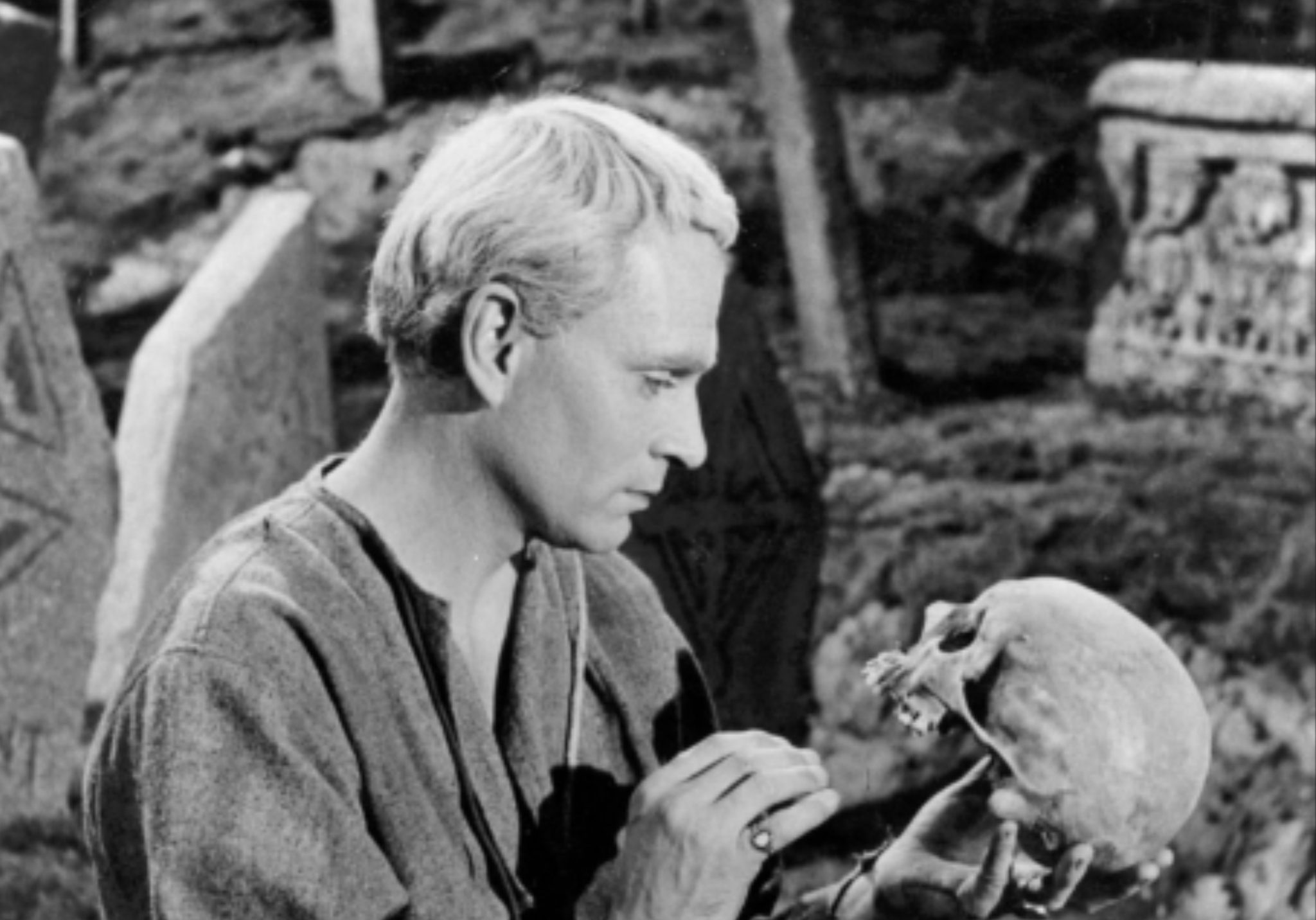 LAURENCE OLIVIER. 1948 in Hamlet.